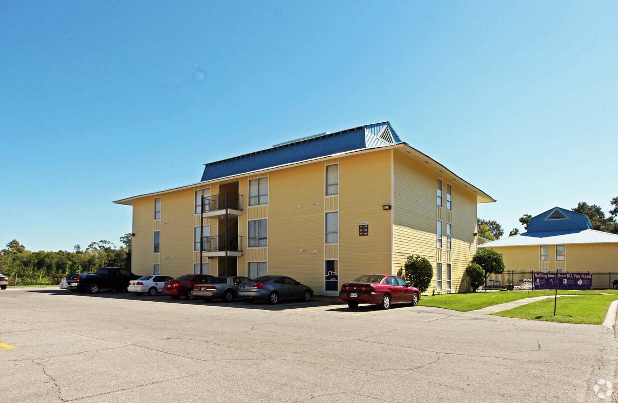 outside building at at Stadium Square Apartments